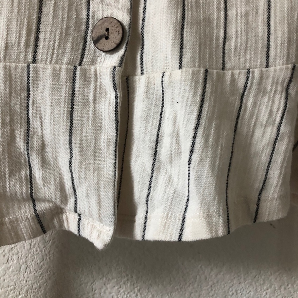 BERSHKA V neck tie front striped white top - Picture 8 of 9